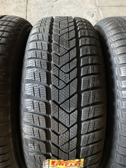 нові 225/55R17 Pirelli SOTTOZERO 3 MOE RunFlat (97H) зимові шини