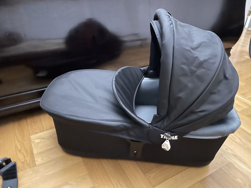 Thule Urban Glide 2 + Gondola Bassinet