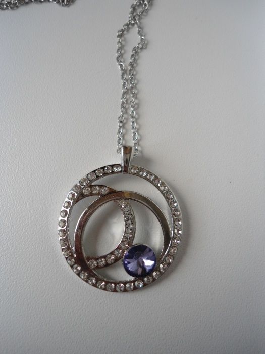 набор украшений ив роше колье и нежные сережки с сиреневыми стразами