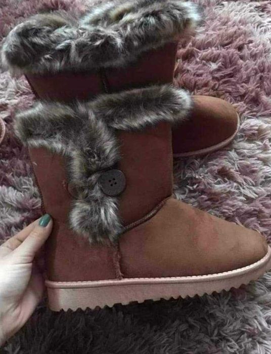 Жіноче взуття Уггі