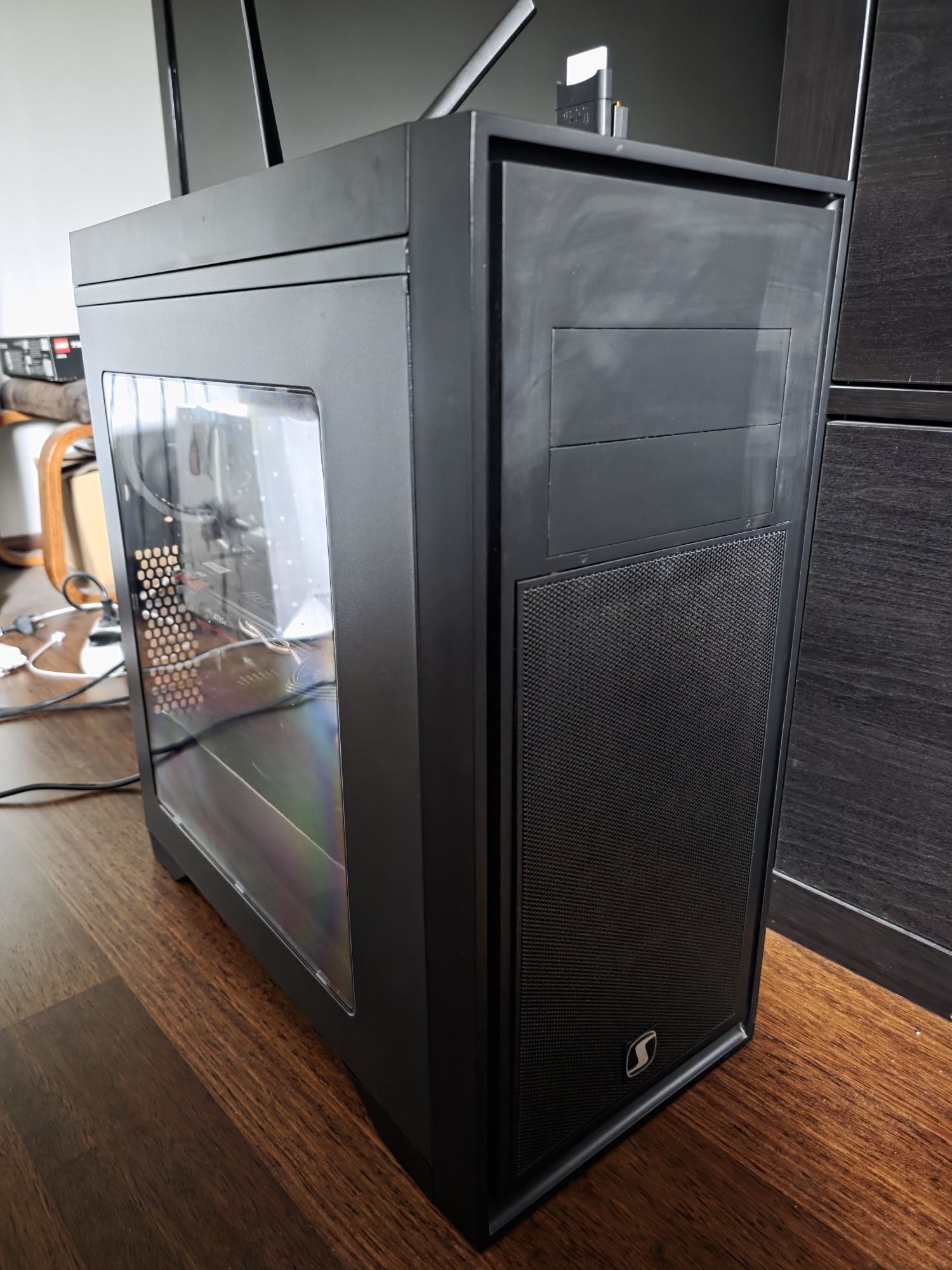 Komputer z chłodzeniem wodnym i5 / GTX 1070 / RGB /

16 GB