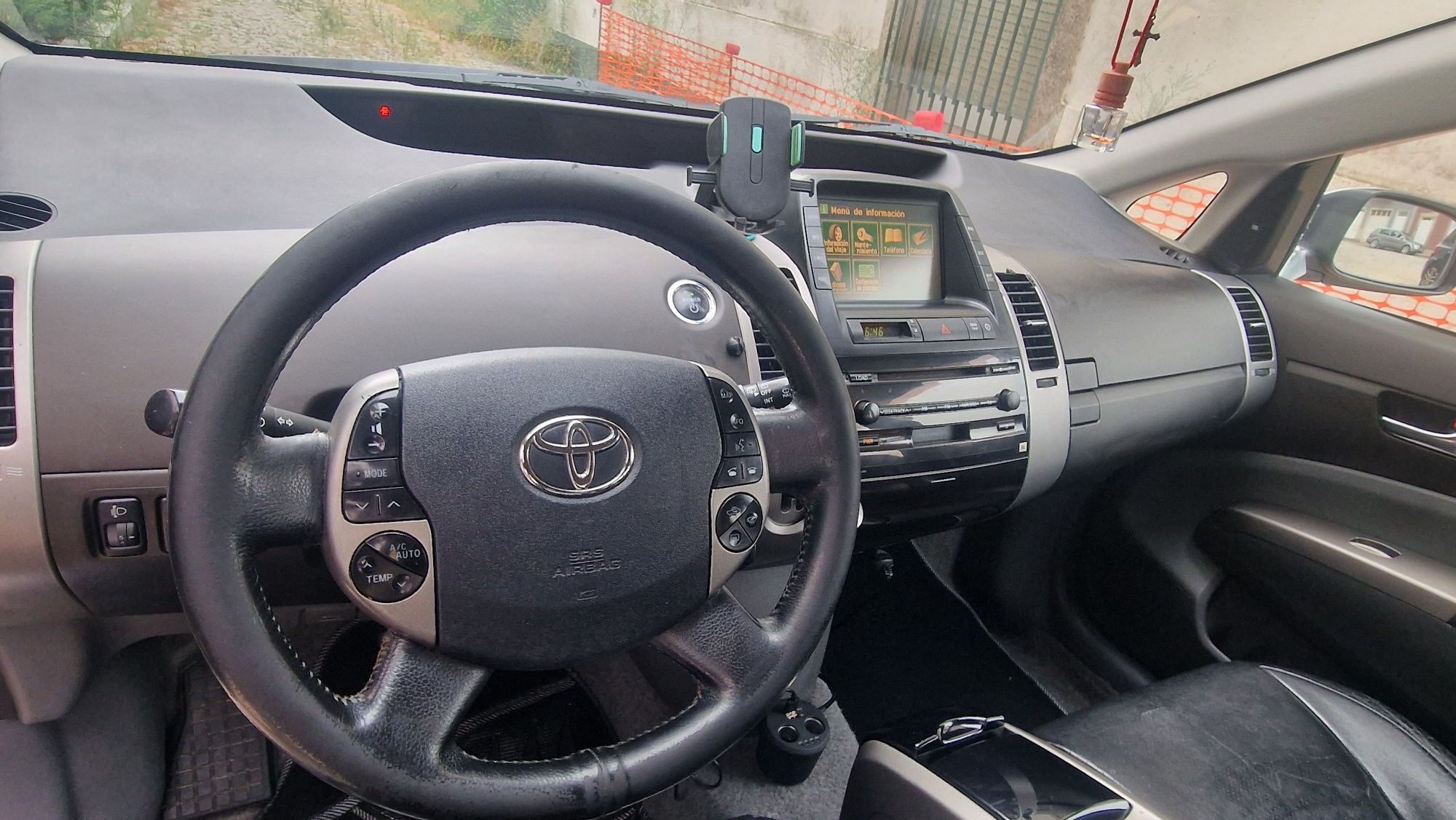 Toyota prius 2005 hybrid