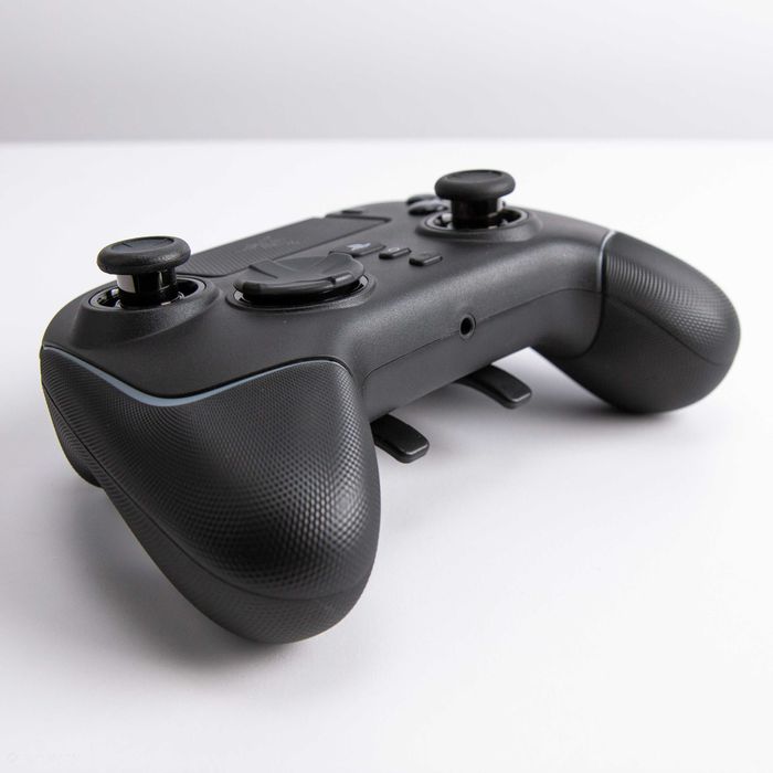 Геймпад Razer Wolverine V2 Pro для PS5/PC абсолютно новий
