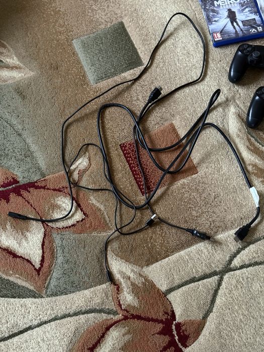 PS4 Slim 1tb + диски + геймпади