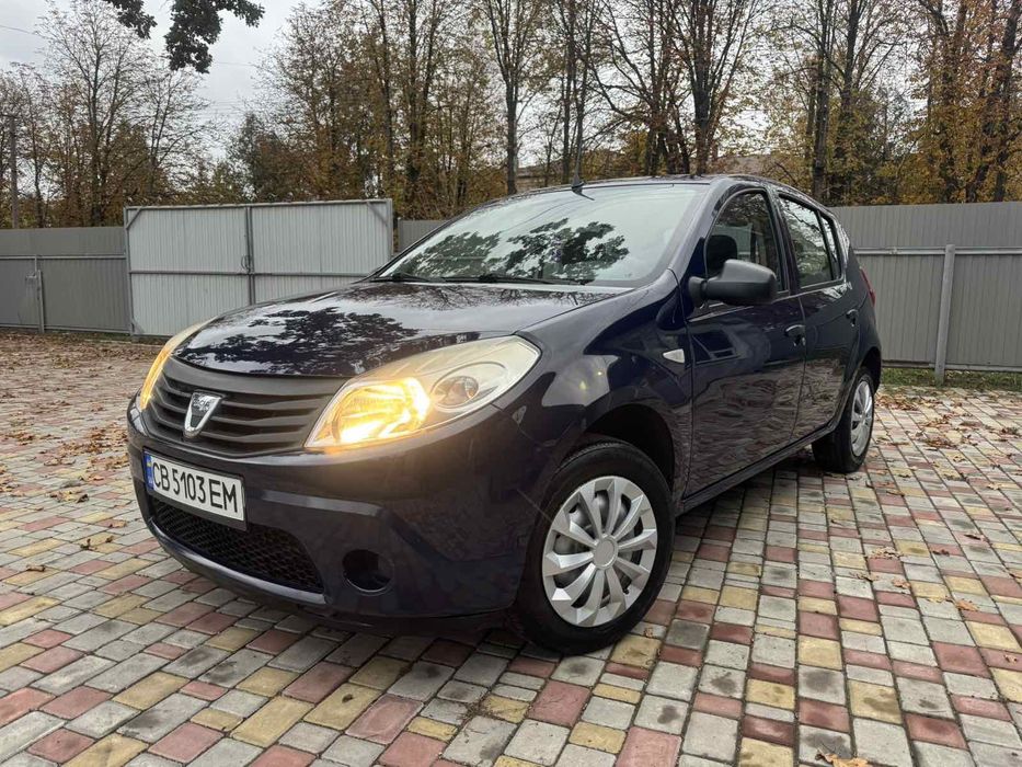 Дачія Сандеро дуже гарний Стан