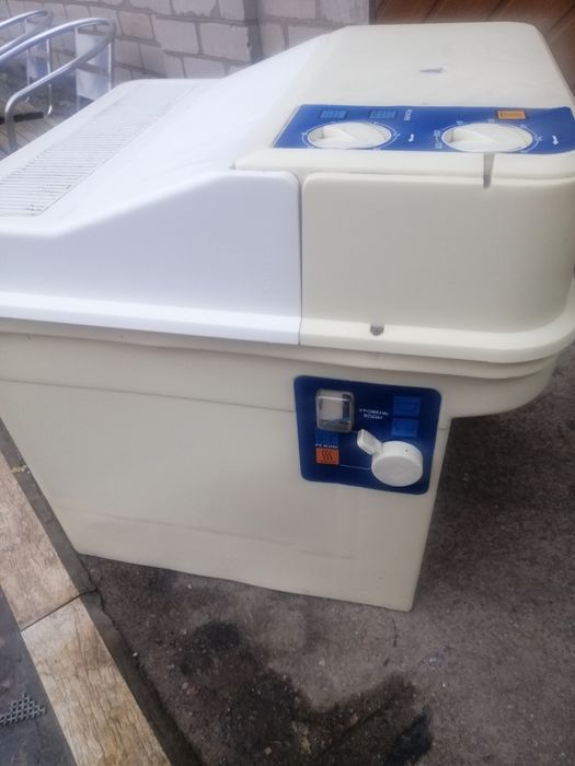 Продам стиральную машинку ВЕЗЕЛИЦА малютка