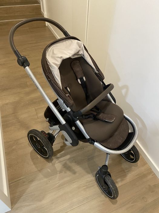 Carrinho de passeio, babycock e isofix MAXI COSI