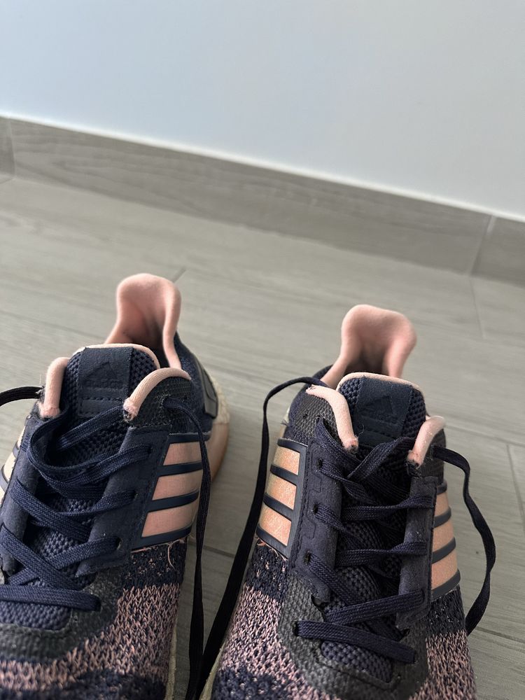 Кросівки Adidas boost