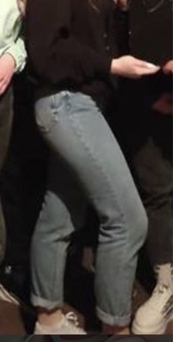 Голубые джинсы мом