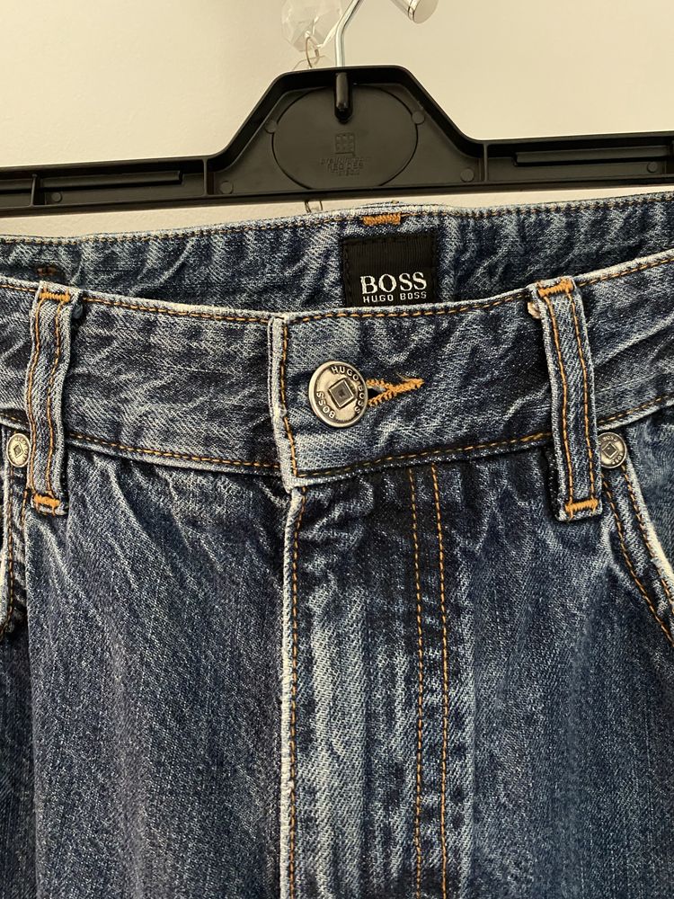 niebieskie jeansy Hugo Boss