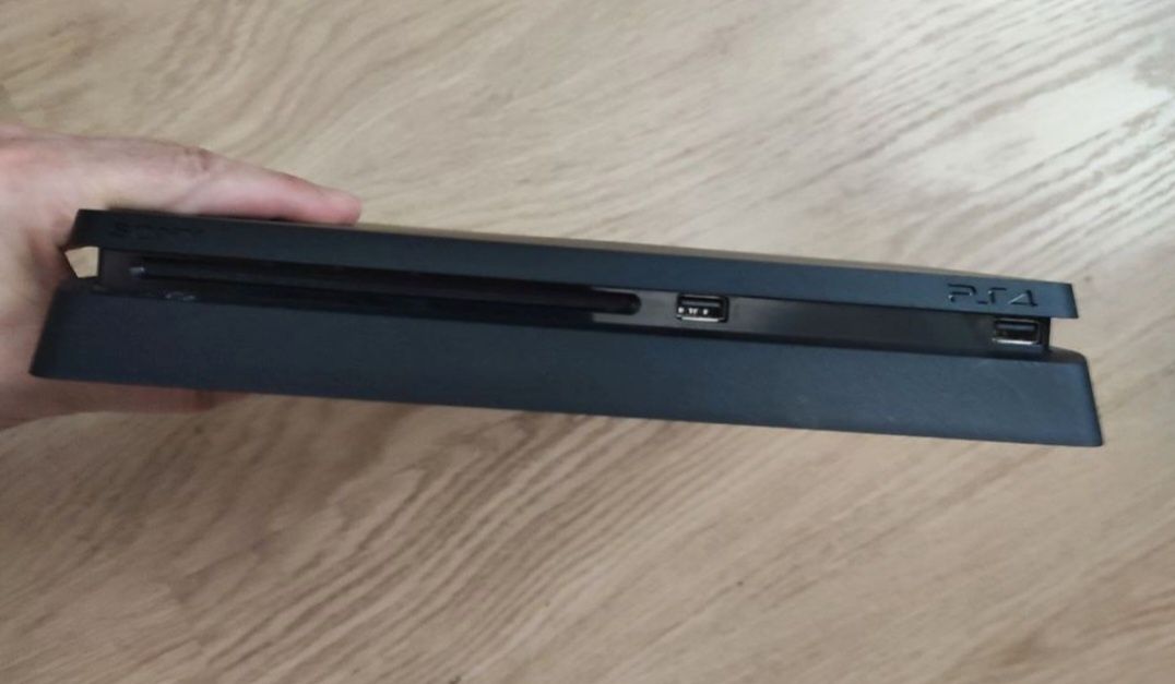 Konsola Sony PS4 slim 1TB