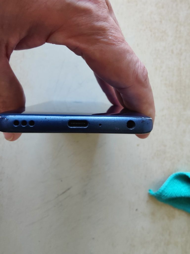 Sprzedam smartfon LG G8 thinq. Stan BDB