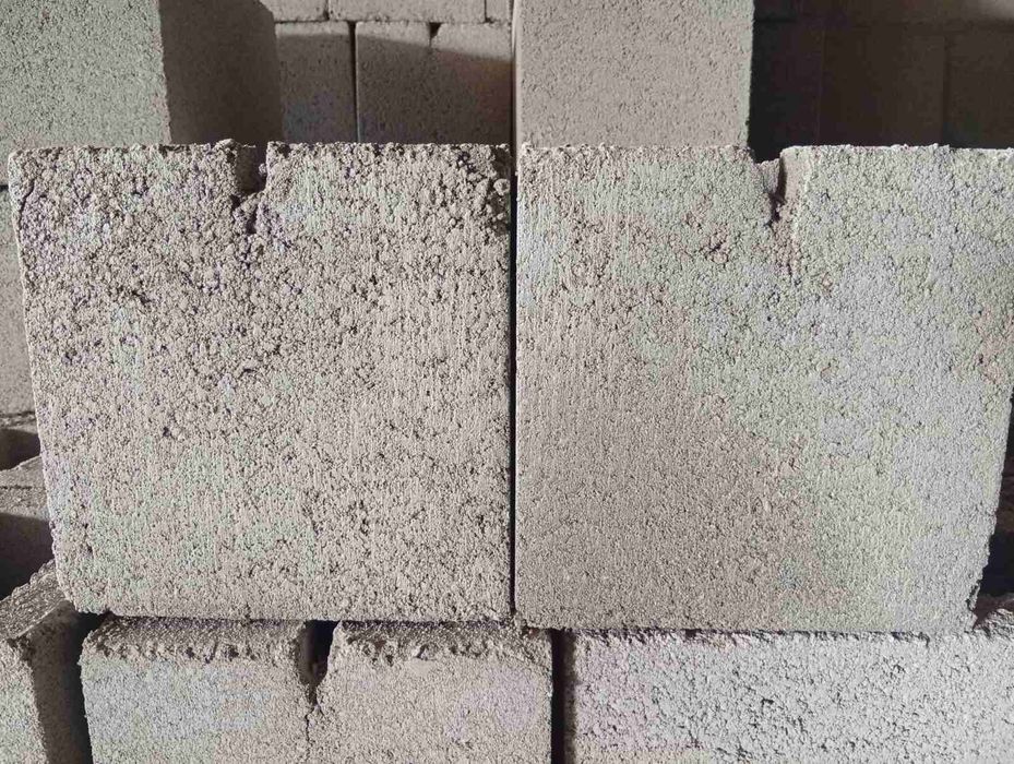 Блок.Перестіночний та стіновий перебрик та бруківка