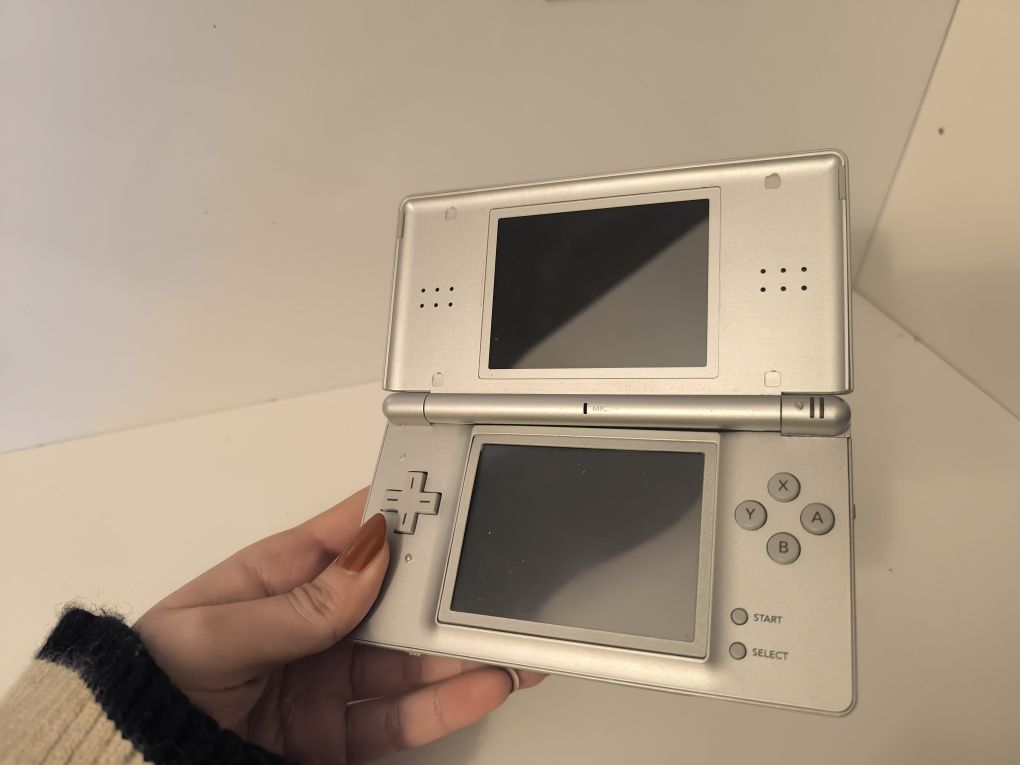 Nintendo DS Light