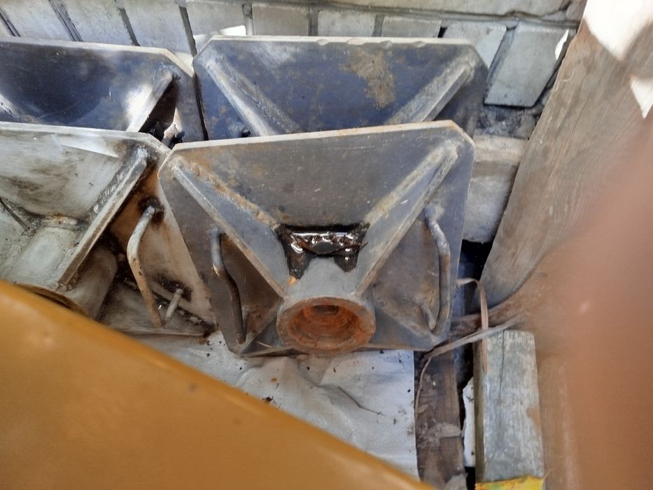 Підставка циліндра лапи крана КС 3575