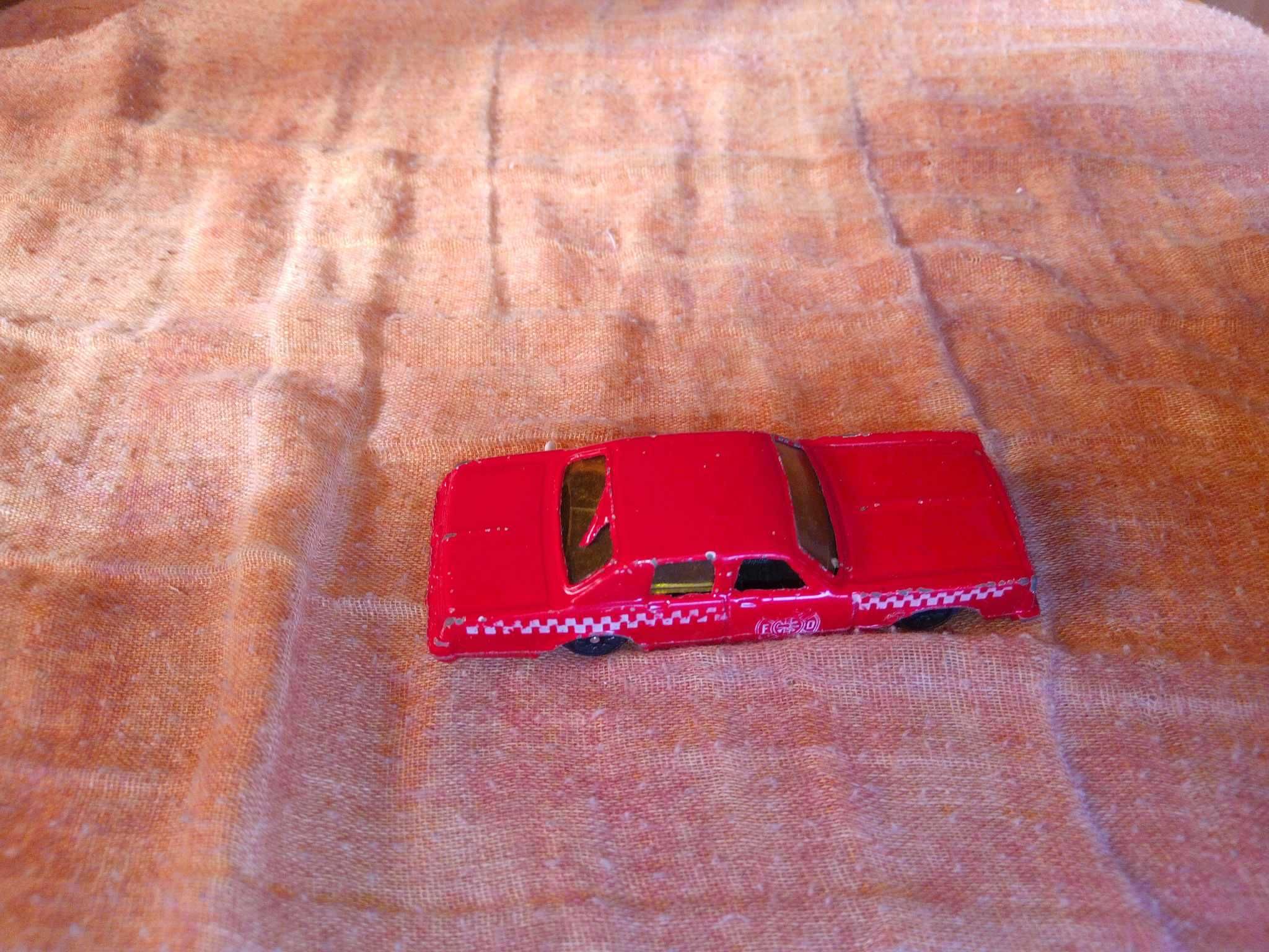 Samochód samochodzik auto autko zabawka model mały samochodzik 7cm