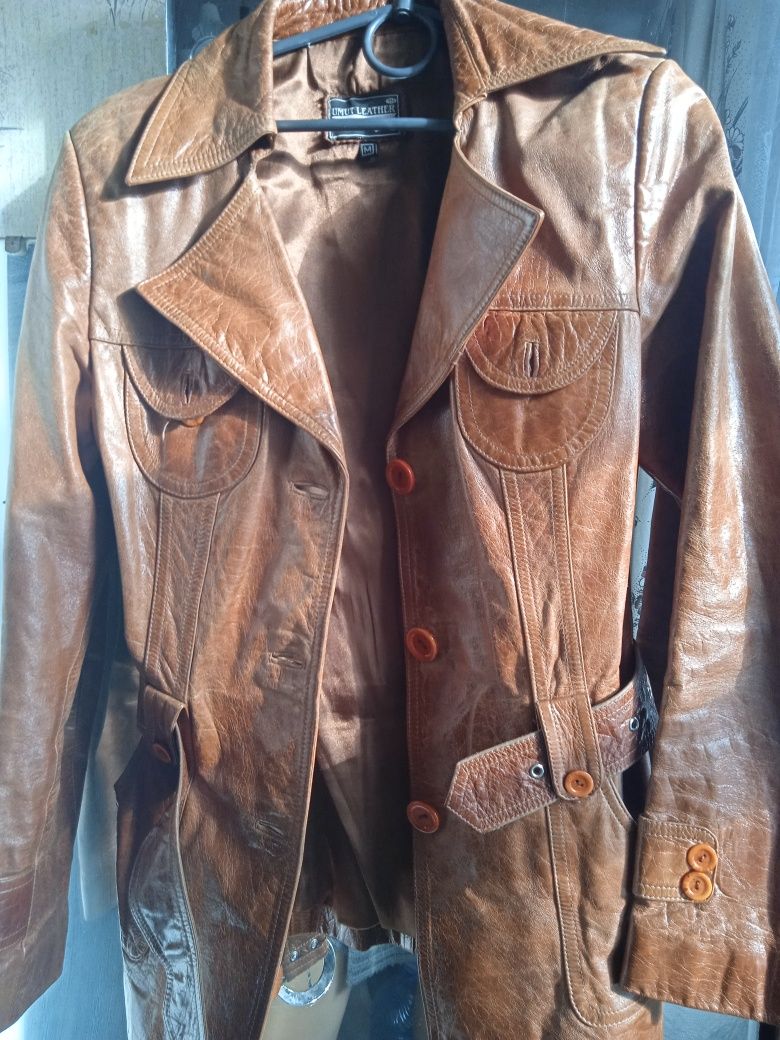 2  Куртки  кожаные 150 грн