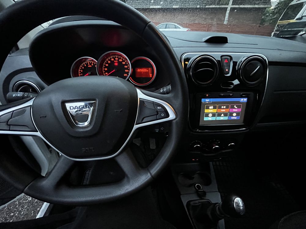 Dacia Lodgy 1.5 DCI 7 osobowa Uszkodzona