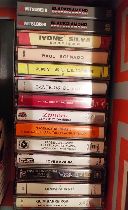 VHS e cassetes antigas