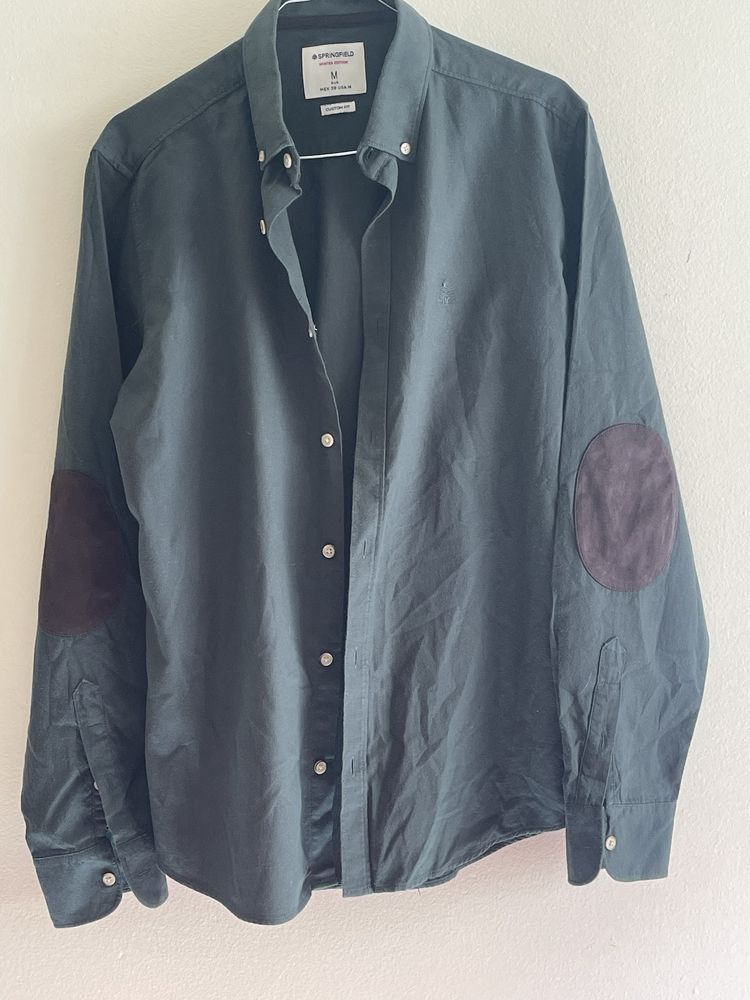 Vendo várias camisas!