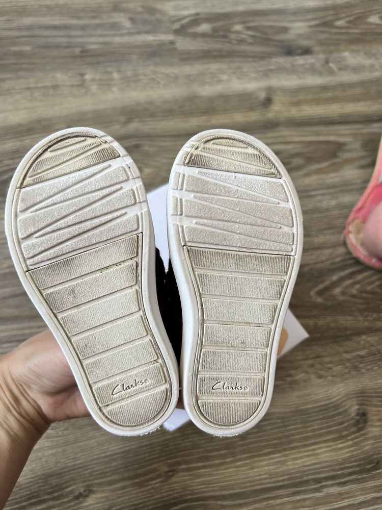 Продам дитячі кеди кросівки Clarks 20,5 розмір