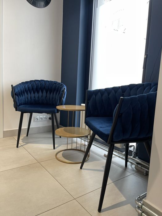 Welurowe krzesła + stolik KOMPLET