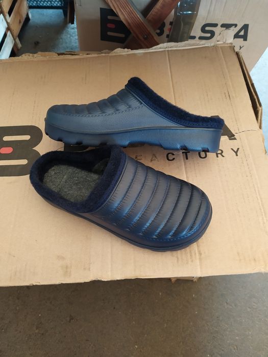 Продам садовые короткие галоши 220 грн.