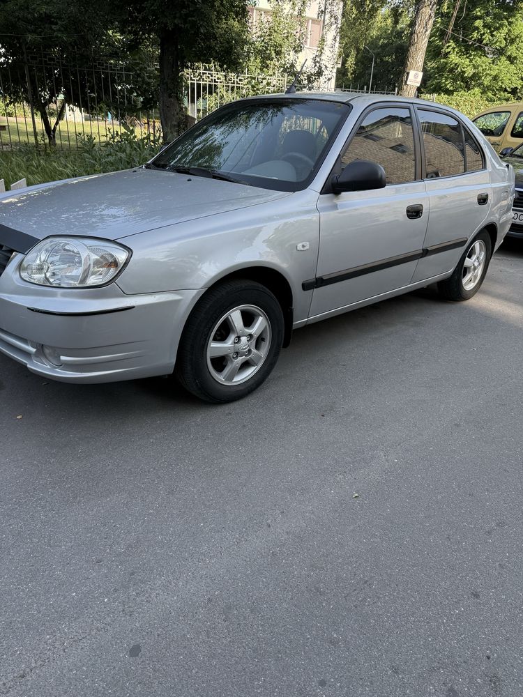 Hyundai accent 2005 року