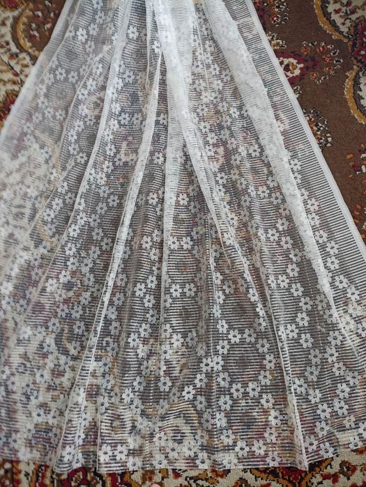 Тюль белый, новый и портьерная ткань, два отреза( 12м и 6м), шир .1,50