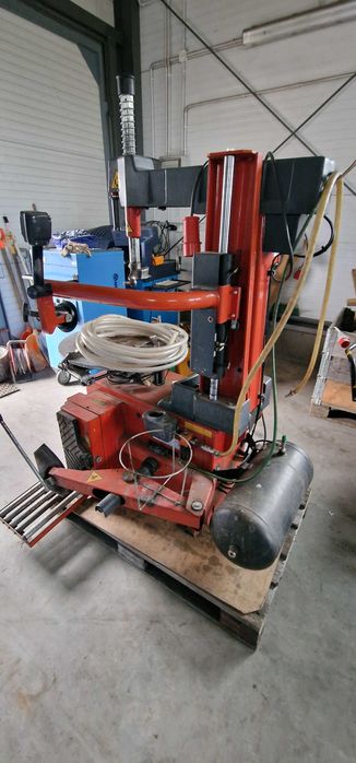 Montażownica do kół - Mondolfo Ferro Aquila A320