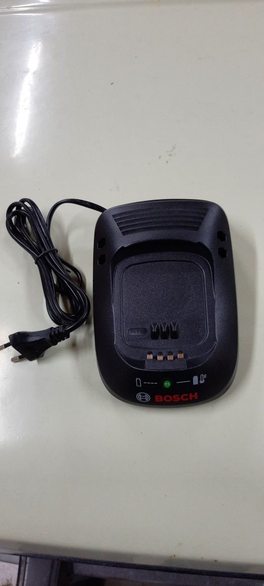 Зарядное устройство Bosch AL 2215 CV