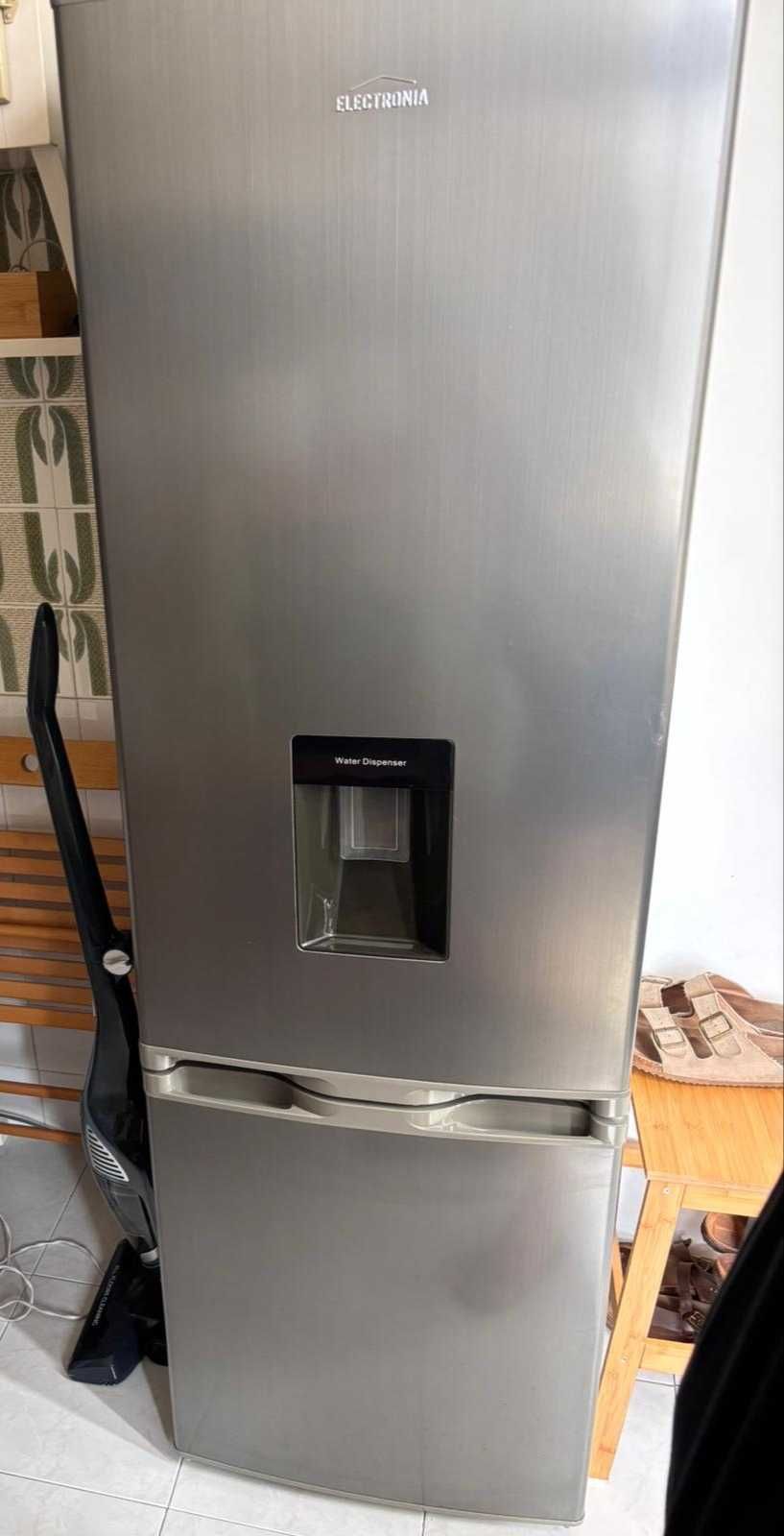 Frigorífico Combinado Electrónica Comb 34D IX 260L