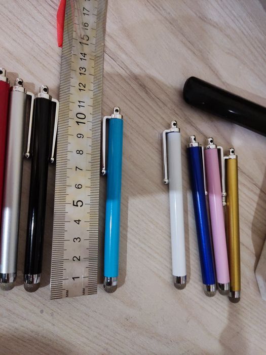 Стилус с металлической сеточкой.