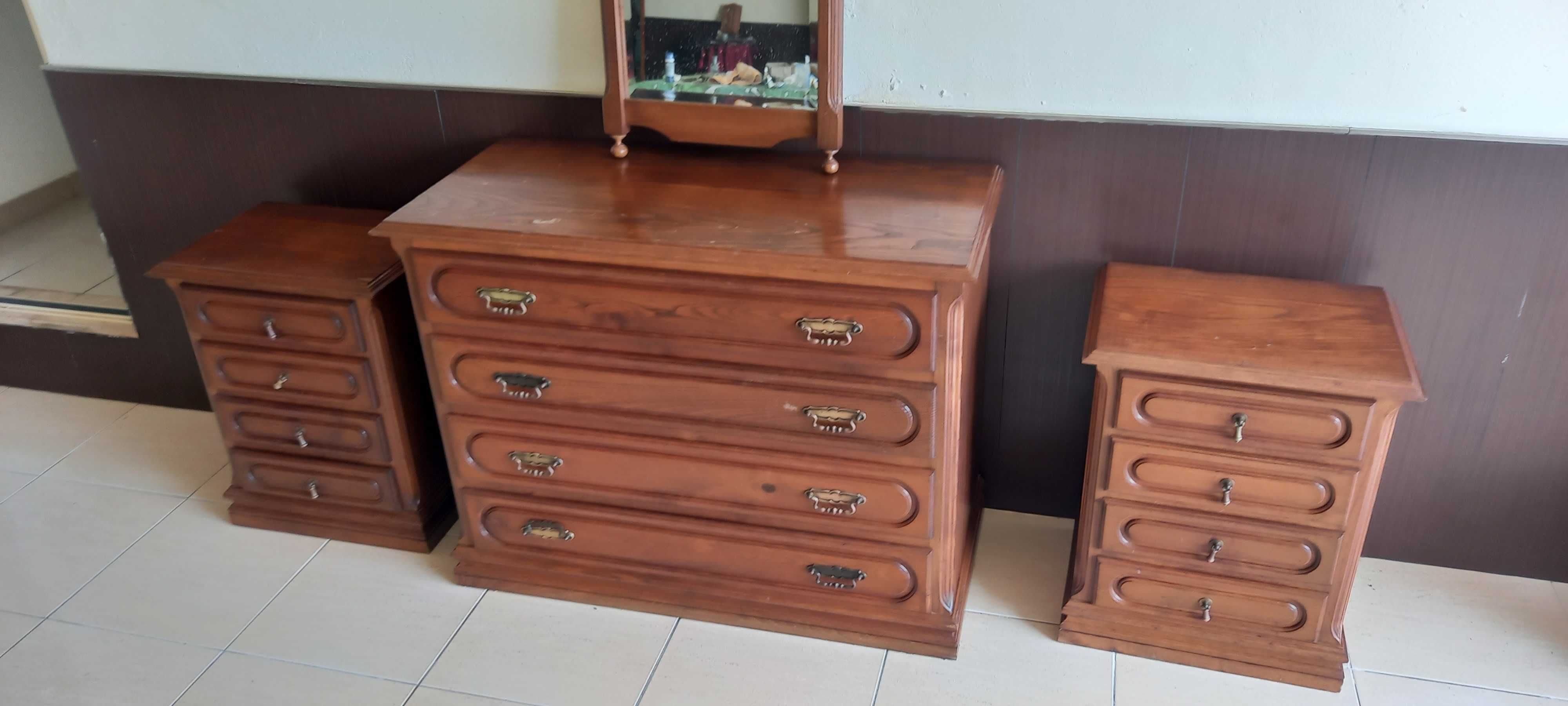 Mobília de quarto Casal completo em madeira maciça