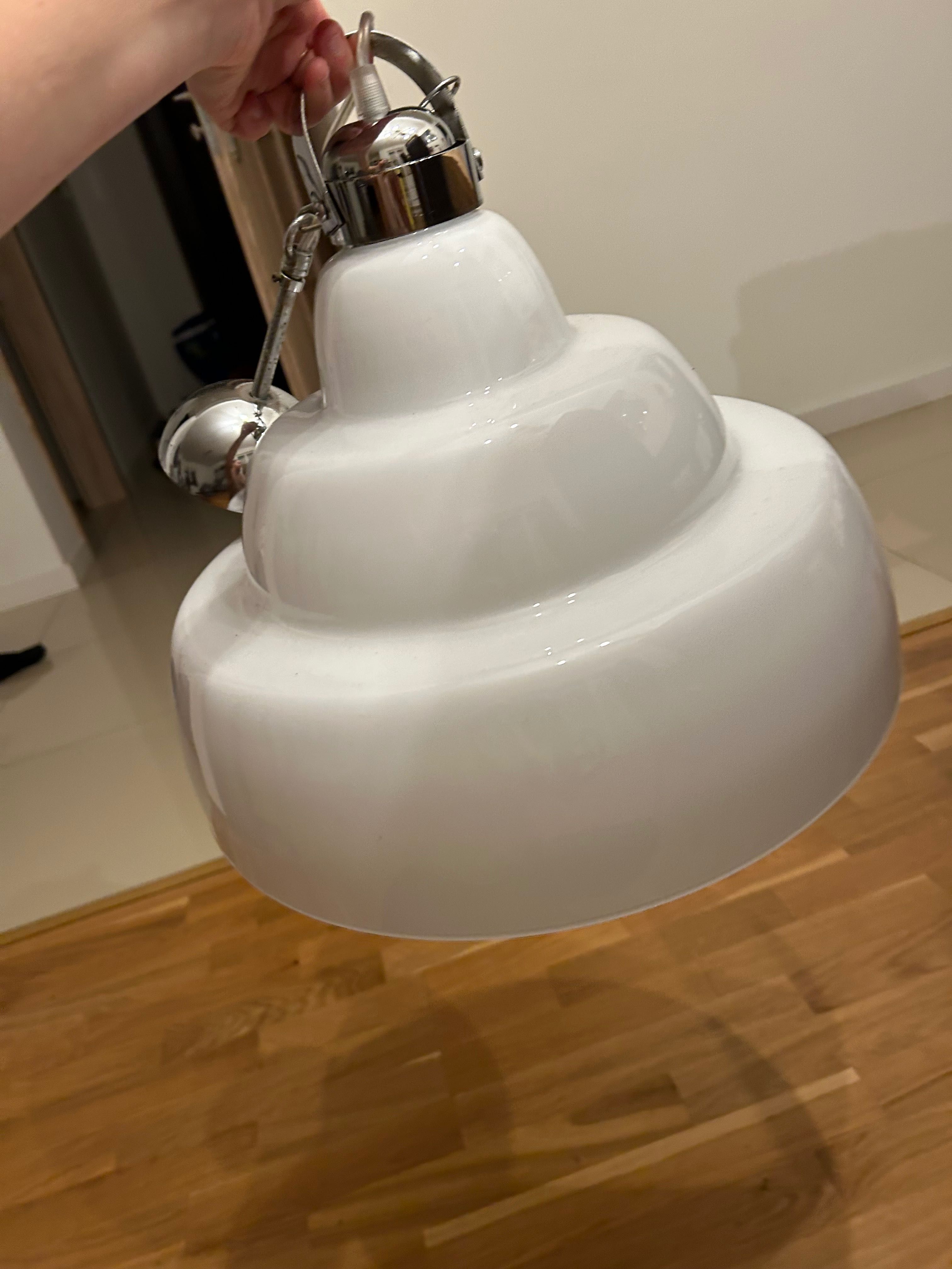 Lampa sufitowa szklana kuchnia jadalnia biała ze srebrnym wykończeniem
