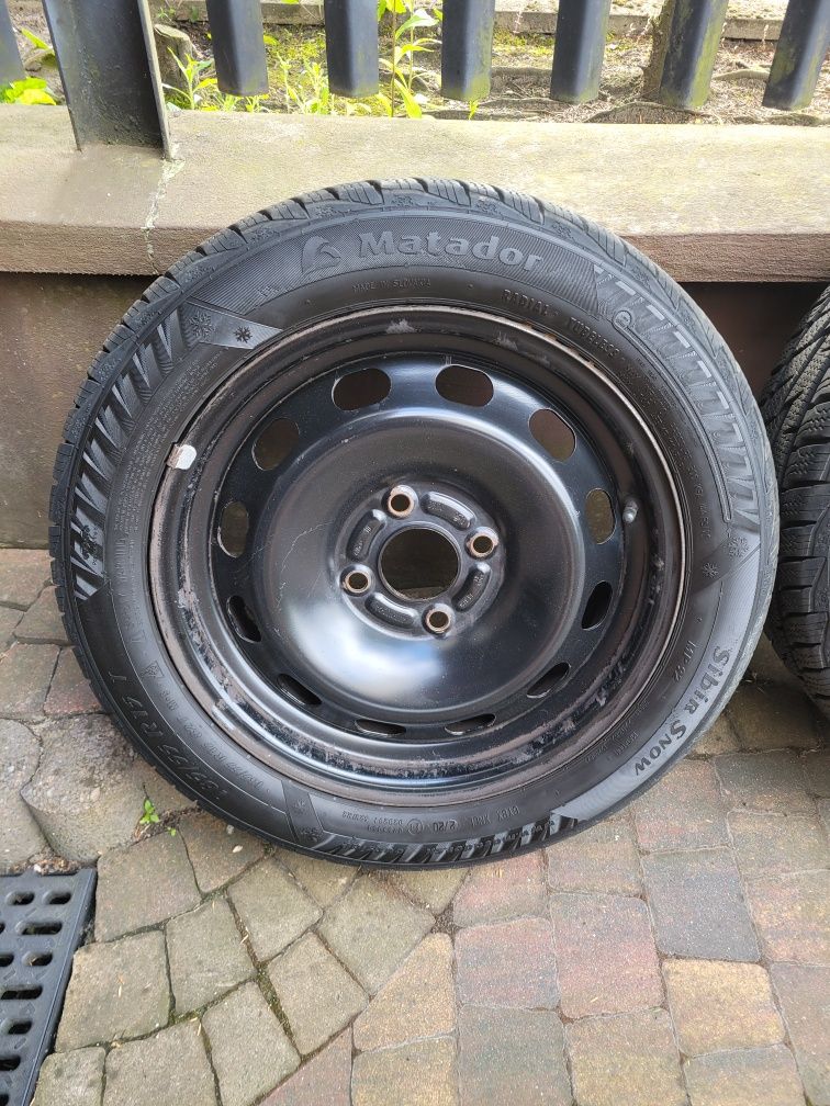 Opony zimowe, felgi stalowe Ford Fiesta MK7 185/55 R15