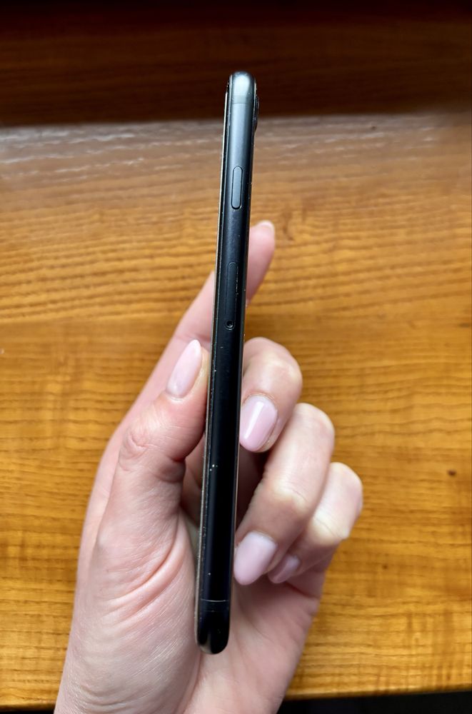 iPhone SE 128 GB w świetnym stanie