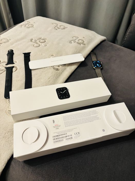 Zegarek Apple Watch 5  44mm Stainless Cellular
