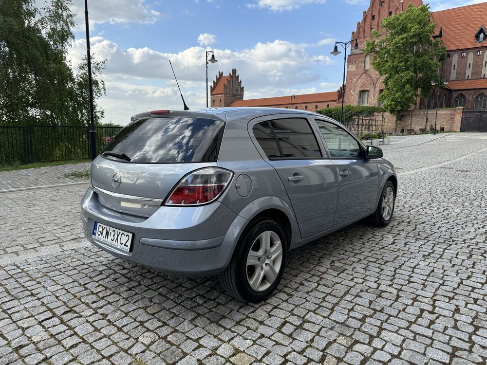 Opel Astra H 1.6 benzyna Zadbana