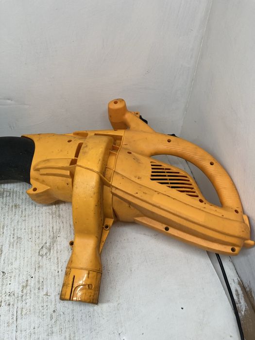 Elektryczny odkurzacz do liści Fleurelle LS 1500