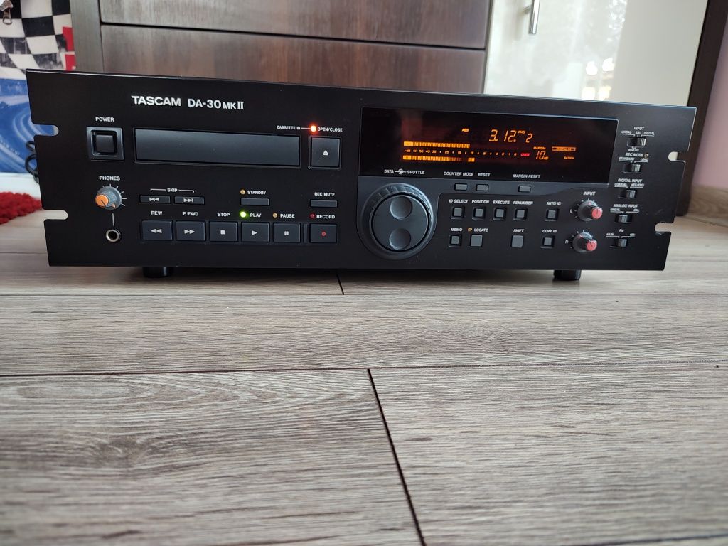 Tascam DA-30 MKII dat odtwarzacz DAT Japan