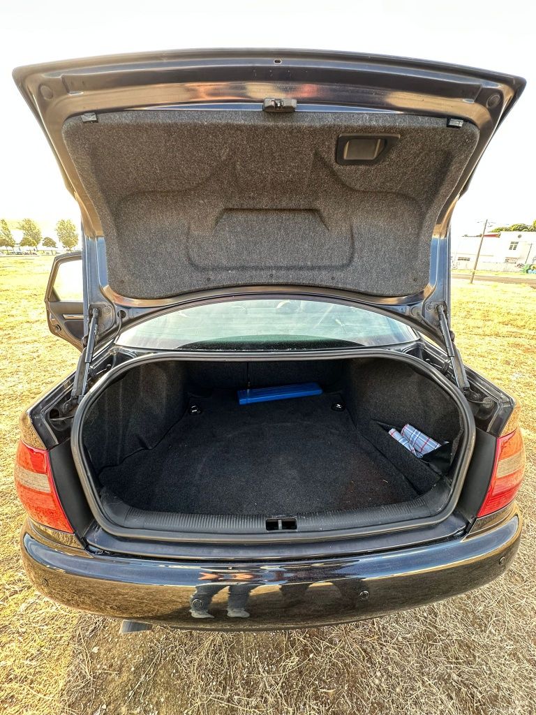 Audi A4 sedan 1.6