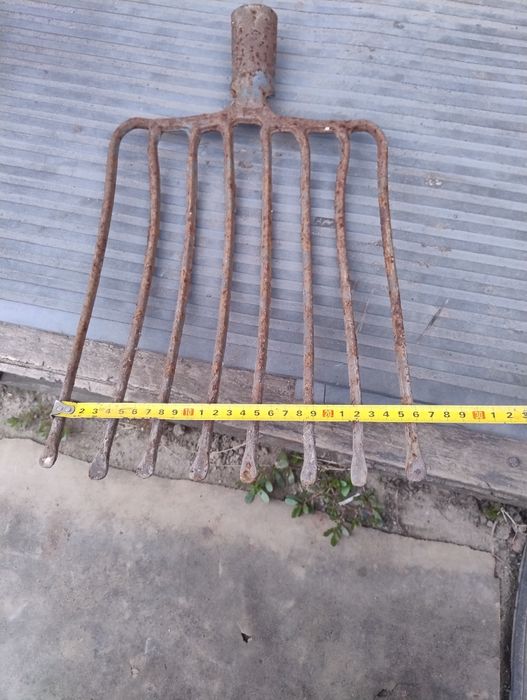 Вила картопляні ,граблі,лопати