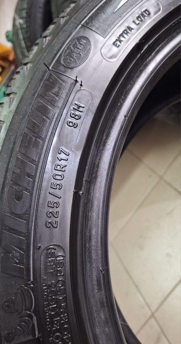 Свои, 225х50х17, зима б/у, глубина протектора 6мм,  Michelin