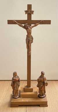 Stary drewniany krzyż rzeźbiony krucyfiks figurka Jezus