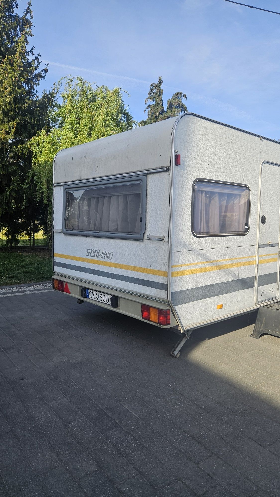 Przyczepa knaus  dla 5-6 osób 1991r