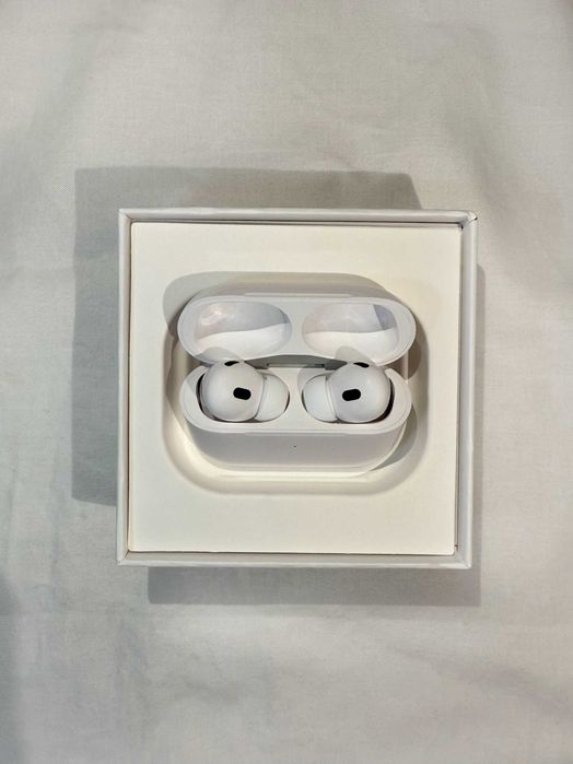 AirPods Pro 2 — Lux Edition (Lightning / USB-C)