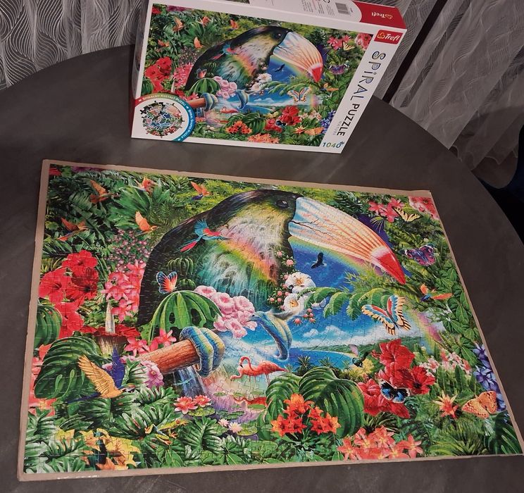 Puzzle spiralne Trefl 1040 idealne na prezent, świeta