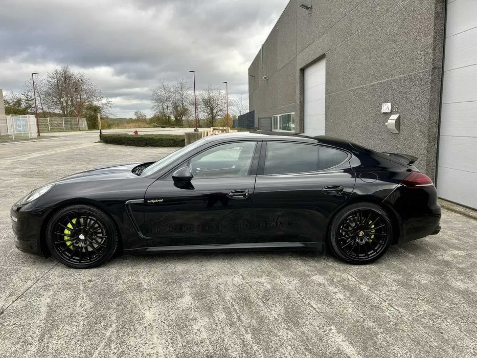 Porsche Panamera      2015