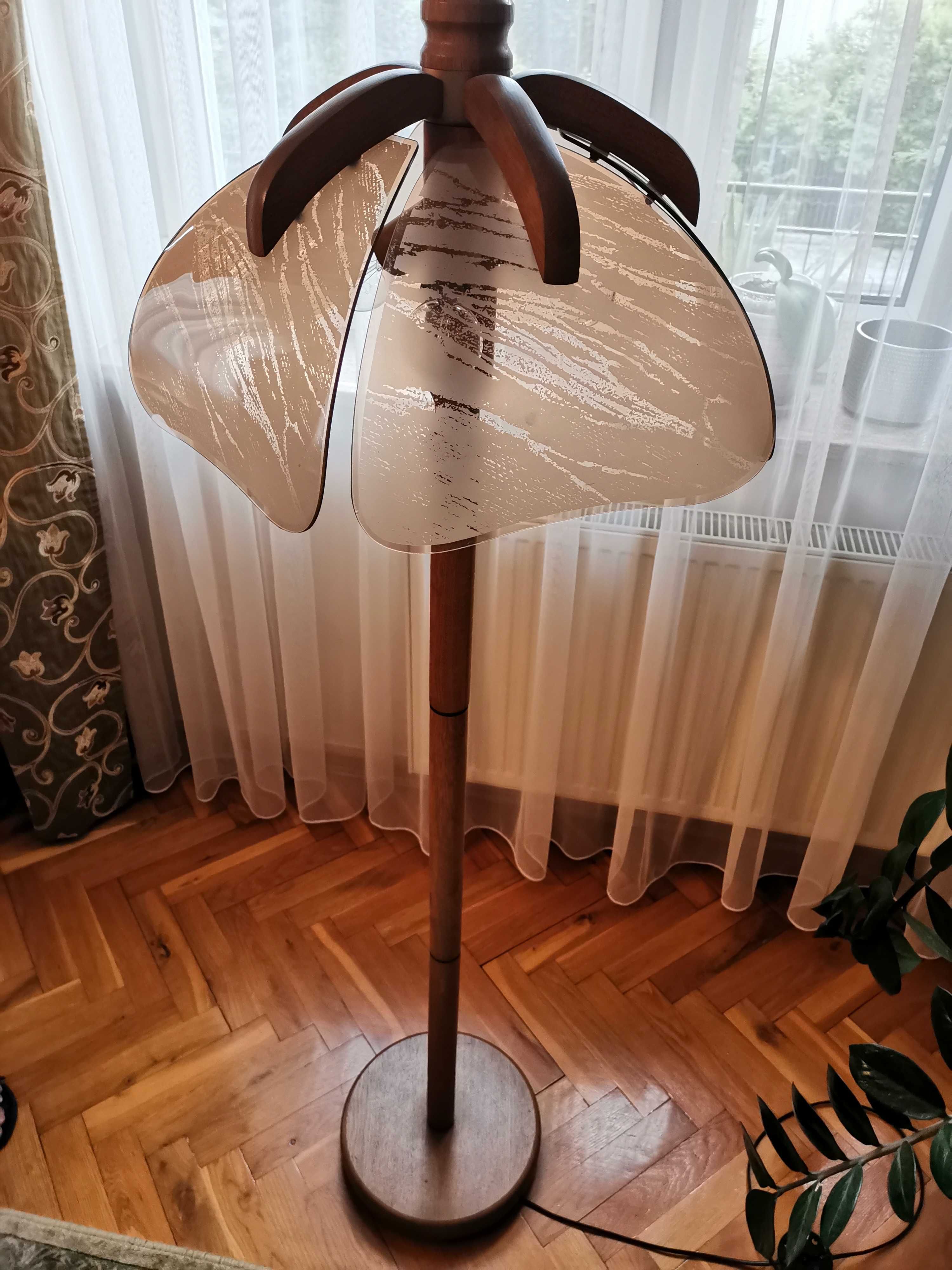 Lampa stojąca (drewno bukowe + szkło)